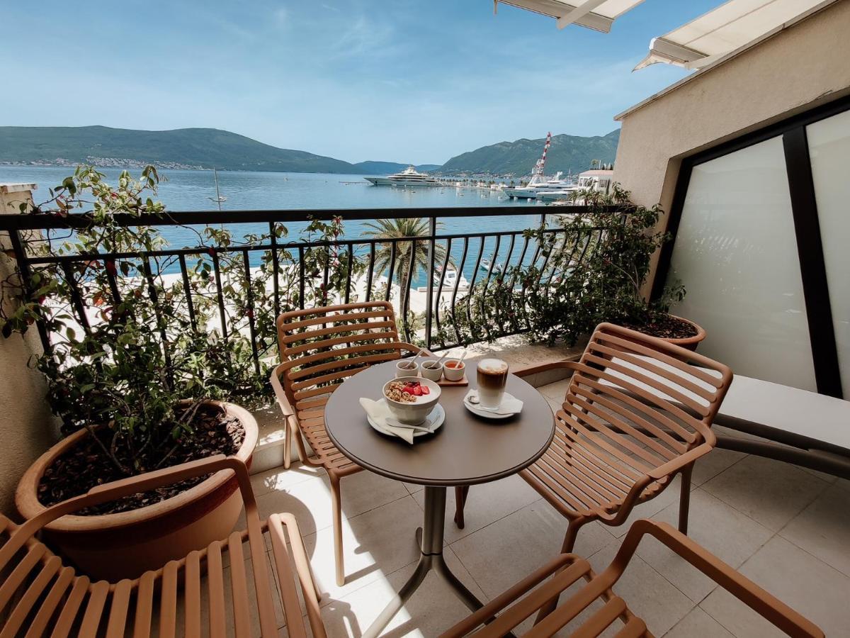 Hotel Pine Tivat Exterior foto