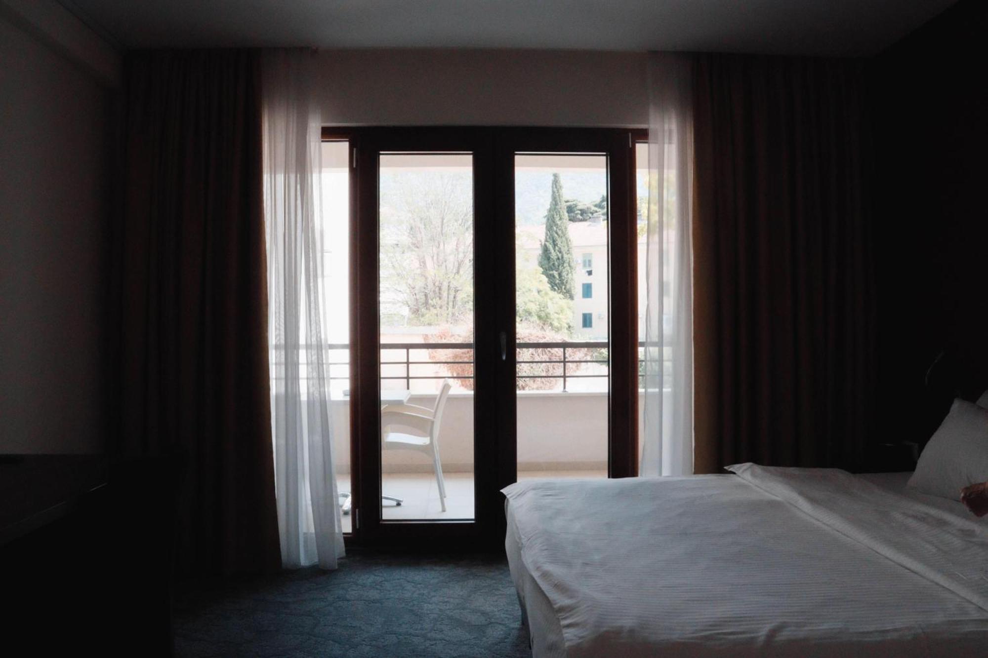 Hotel Pine Tivat Exterior foto